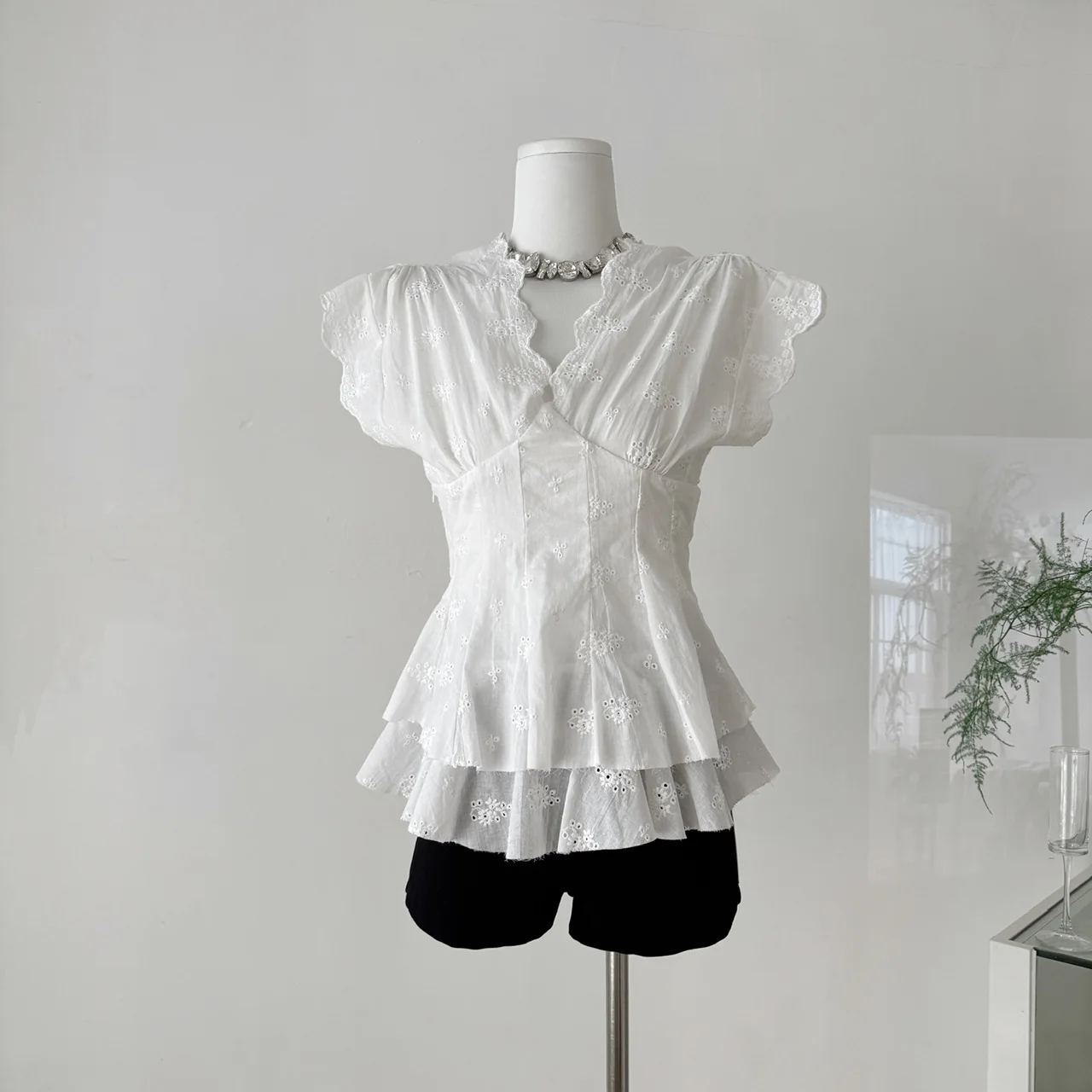 

Ele Embroidered Heavy Work White irt Women's Summer Design Waist-Cinching ort Sve Doll irt Polyester Fiber