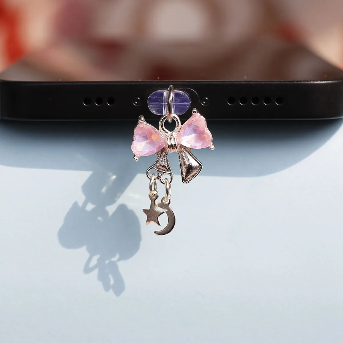 Wunderschöner herzförmiger Liebesschleifen-Mond-Stern-Staubschutz-Anhänger für Mobiltelefone, hängende Dekoration, Zubehör für iPhone Type-C-Anschluss – Detail 10
