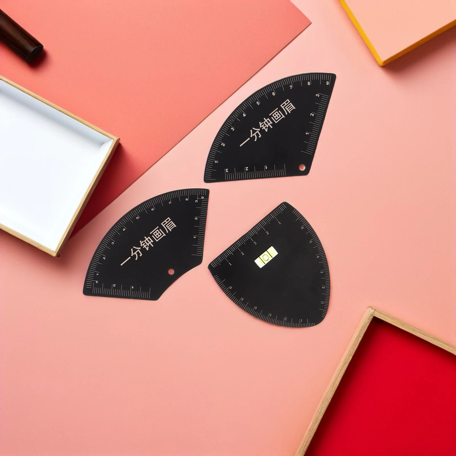 3pcs Wenkbrauwstencil Kit Voor Vrouwen Precisie Brow Mapping Tool Herbruikbare V Fan Half-Fan Sjablonen Wenkbrauw Vormgeven gereedschap Make-up