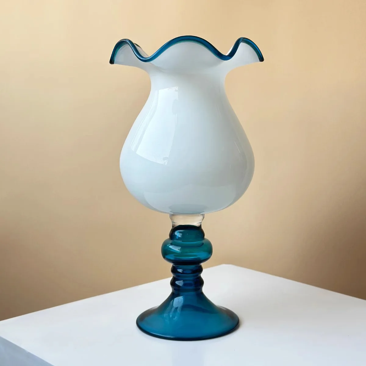 Vase Senior Sense Retro Light Luxury Tall Lily of The Valley Blue White Glaze Vase Floral Arrangement Decoration