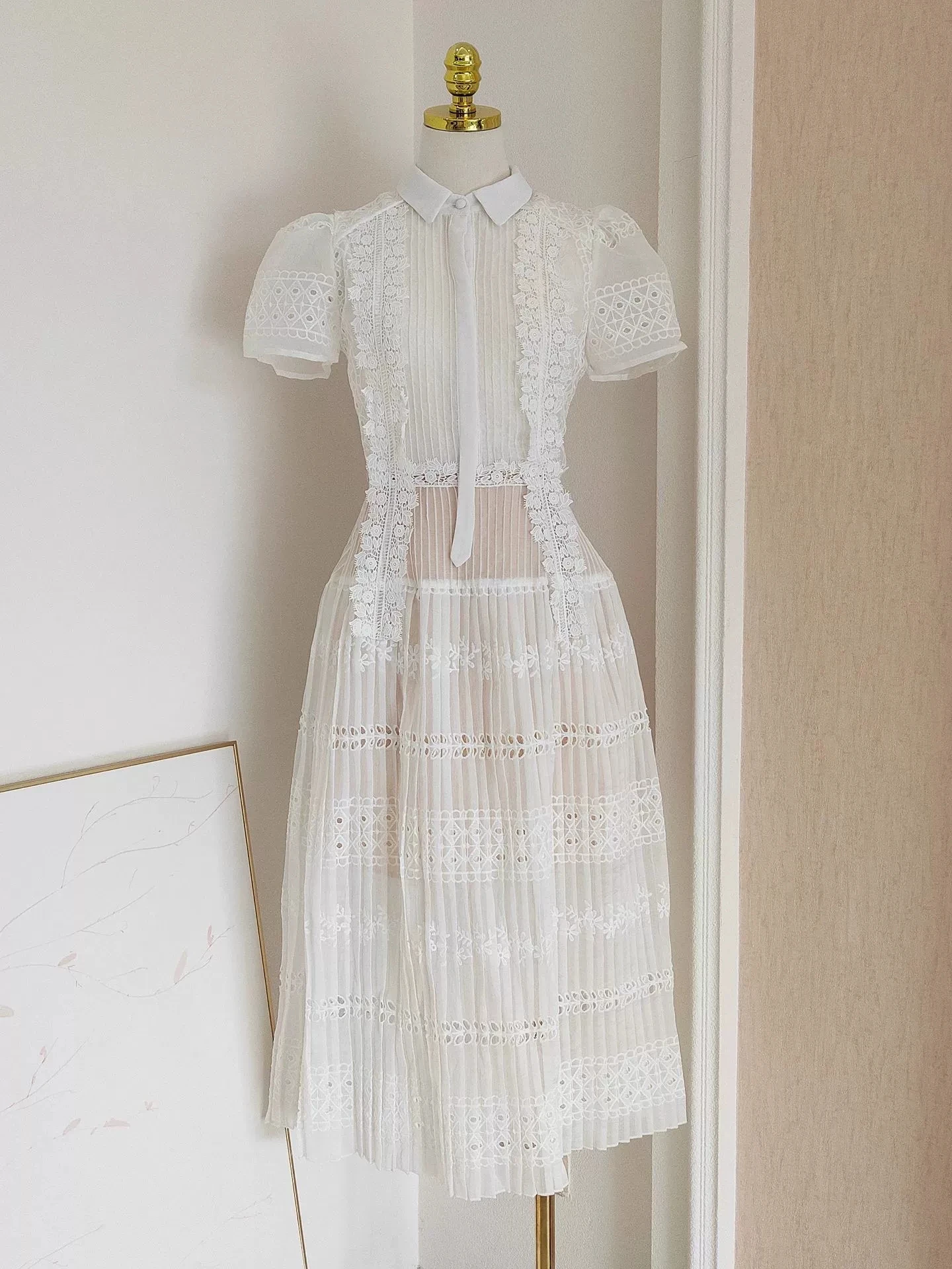 

2025 Summer New Arrival Niche Design French Accordion Pleated Pleated Waist Slim Fit Irregular Off-shoulder Dress-GZXX129