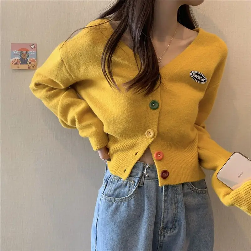 Screw Thread Button Solid Color Cardigan Sweater Knitted V-Neck Coats Fashion All-match Women\'s Clothing Autumn Winter Tops