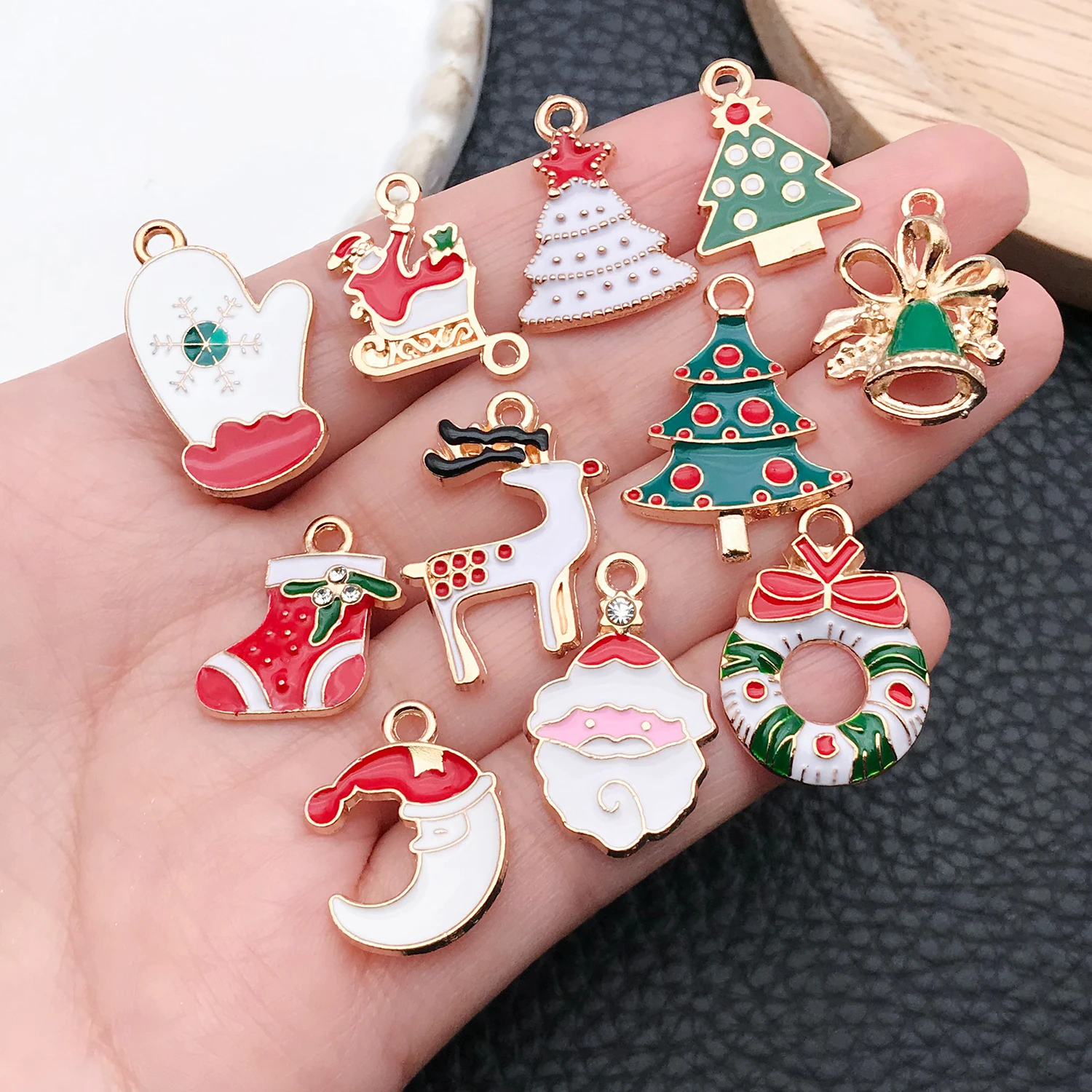 50 pcs Mixed Christmas Style Alloy Enamel Accessories, DIY Pendants Handmade Ornament Material Kit, Assorted Decorations.