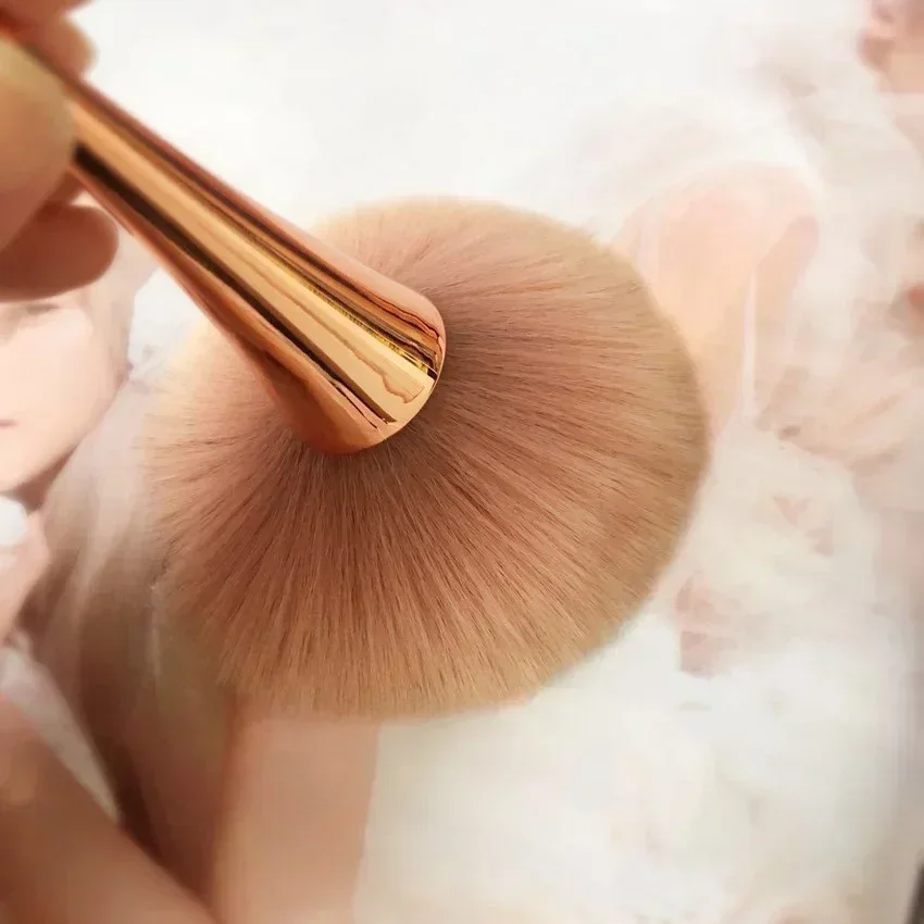 Grand pinceau à poudre douce en or Rose, pour maquillage professionnel, pour Blush, outil cosmétique de haute qualité