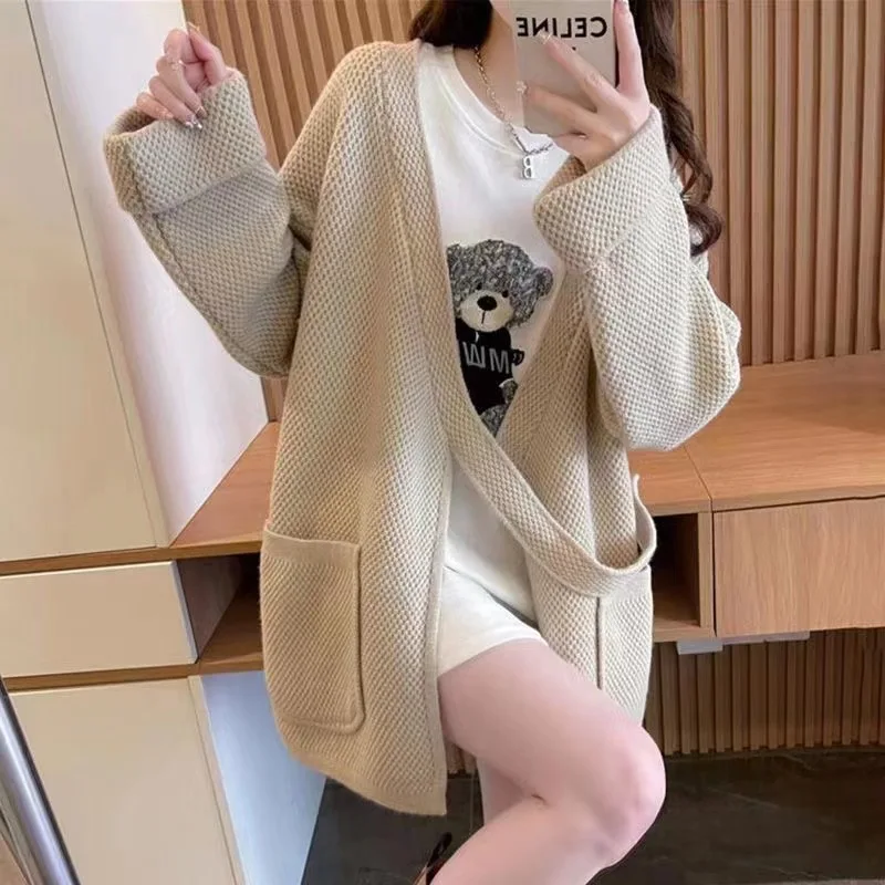 2024 Autumn and Winter New Knitted Cardigan Women's Coat with Diagonal Single Buckle Design, V-neck Outer Sweater for Women