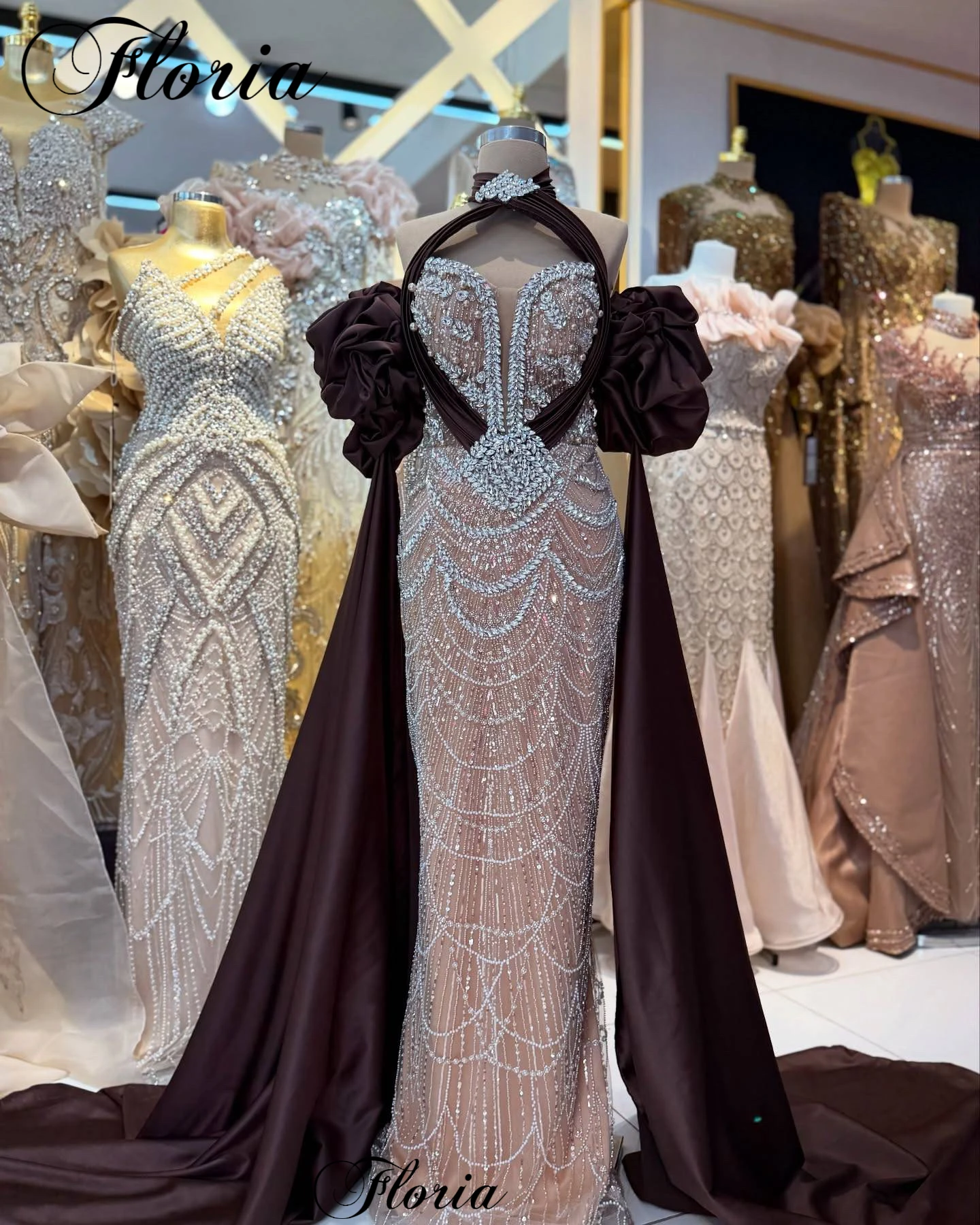 Vintage-Perlen-Berühmtheitskleider mit Kristallen, Neckholder, schulterfrei, roter Teppich, Runway-Kleider 2022, Vestidos De Noche, individuell gestaltet