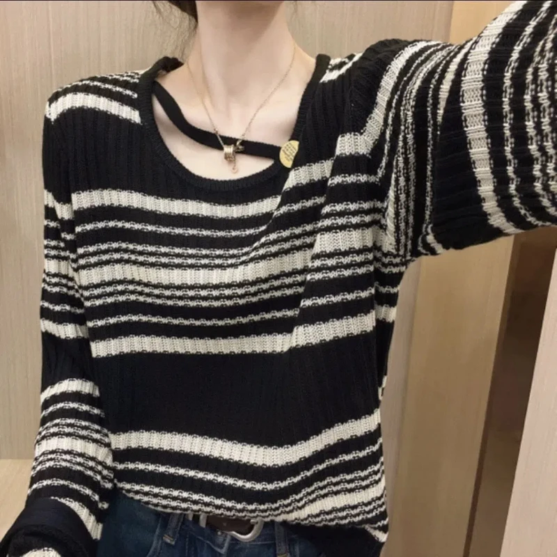 

New Women Sweaters Spring Autumn Spliced pullovers O-Neck Striped Fashion Loose and Versatile Casual Long-sleeved Knitted Tops