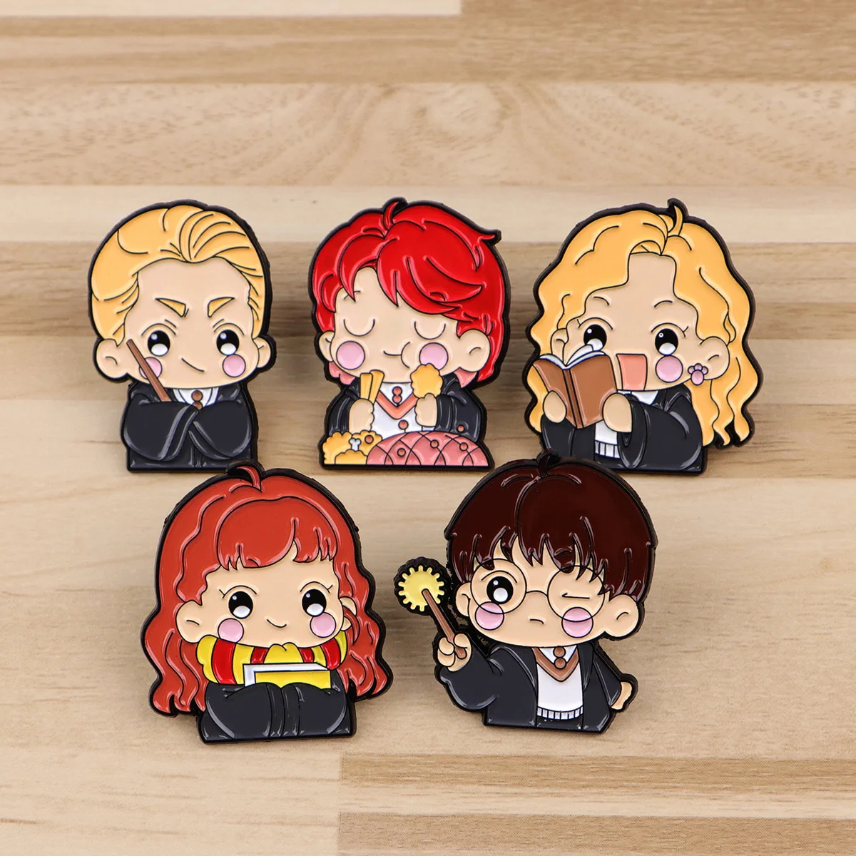 الخيال ماجيك مدرسة المينا دبوس باطني الحيوان دبابيس على الملابس شارة حقيبة الملابس التلبيب زي مجوهرات هدايا للأطفال