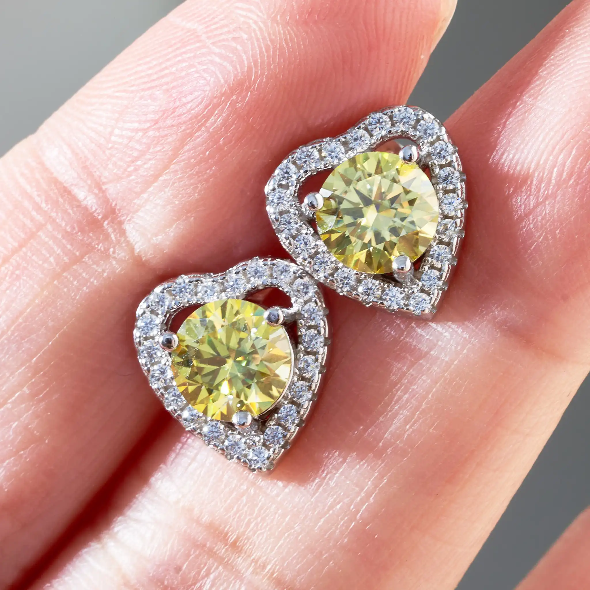 

JoyceJelly 1 карат D цвет VVS серьги с муассанитом и бриллиантами для женщин серьги-гвоздики в форме сердца из стерлингового серебра S925 ювелирные изделия повседневные подарки