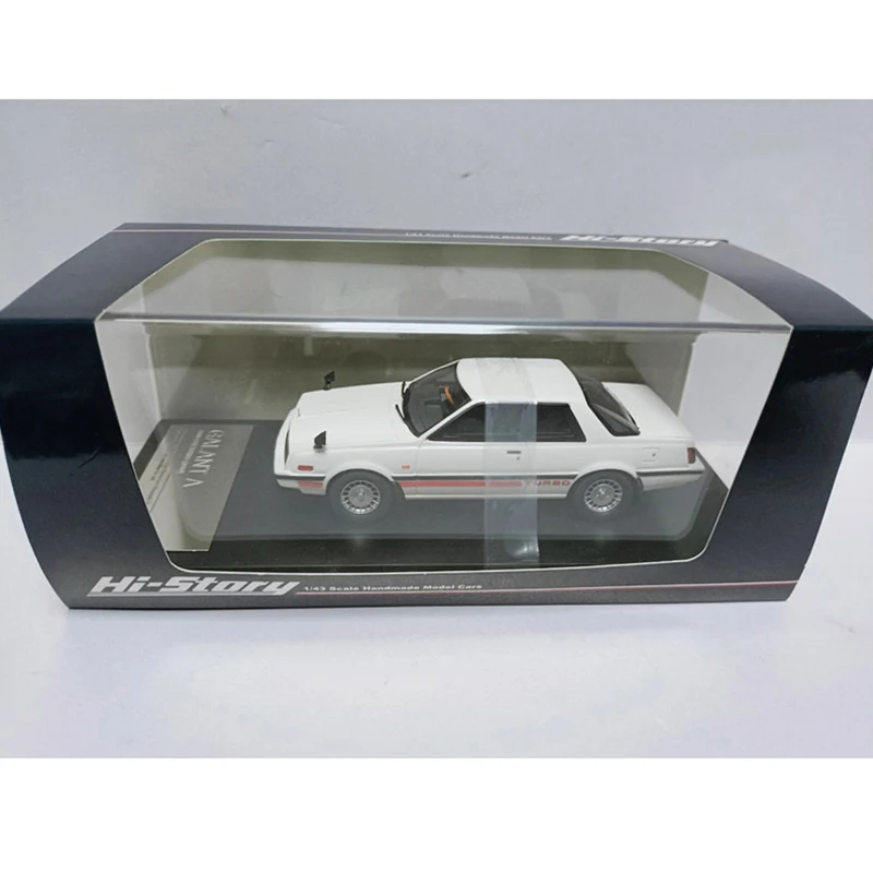 مرحبا قصة 1/43 مقياس جالانت 2000 GSR توربو 1980 الأبيض الراتنج نموذج سيارة الكلاسيكية الكبار هدية تذكارية عرض ثابت #5