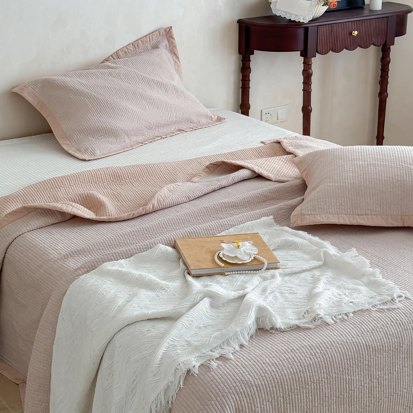 

Double-Sided 100% Cotton Quilt 3-Piece Set – Washed Cotton Fabric, All-Season Use, Simple Style Bedspread, Solid Color Bed Cover