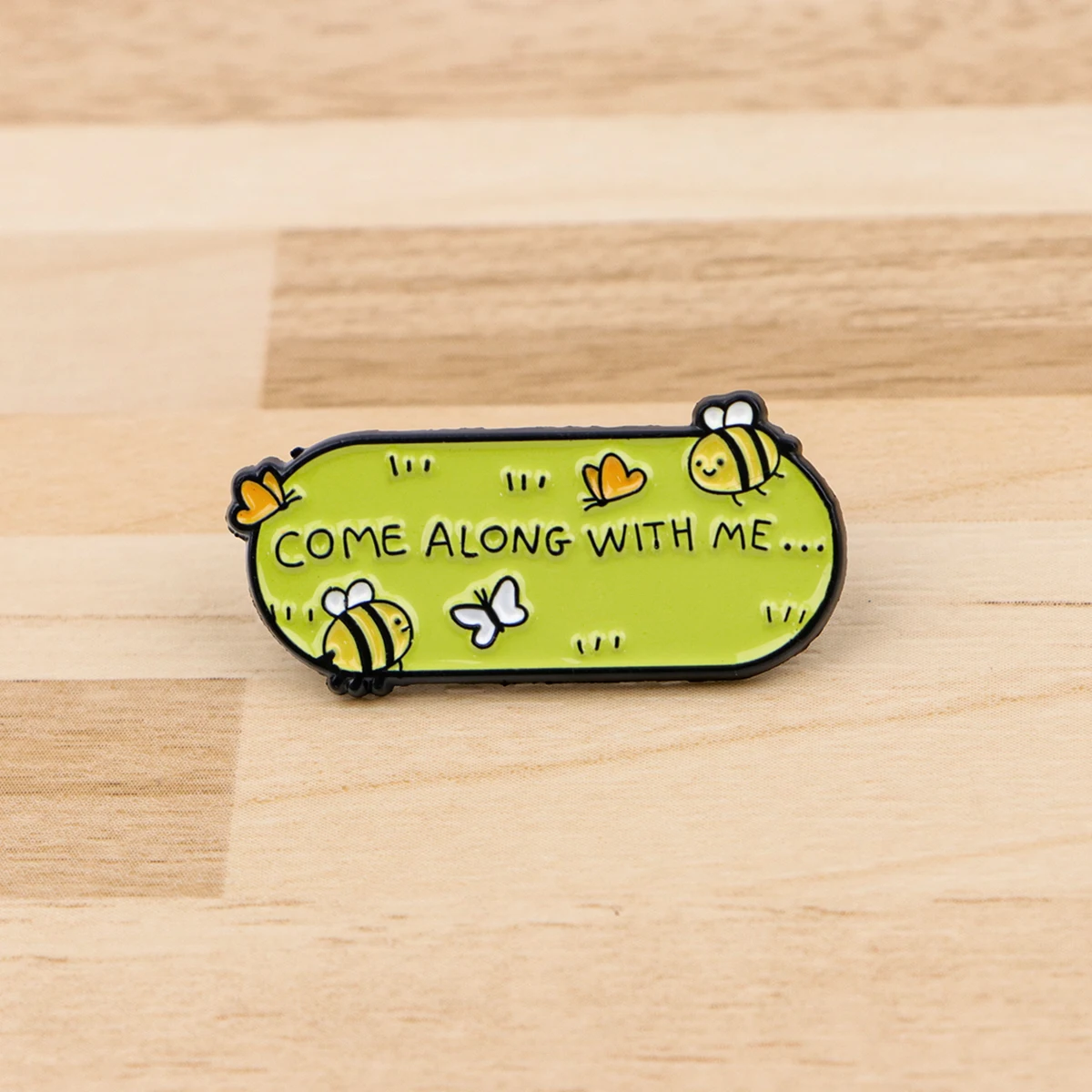

Cute Bee Enamel Pin Cartoon Badges on Backpack "COME ALONG WITH ME" Brooches Hat Lapel Pins Cosplay Accessories Toys Gifts