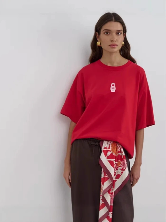 تي شيرت نسائي عصري فضفاض بأكمام قصيرة مطبوع من القطن المريح برقبة مستديرة يمتص العرق مناسب للصيف