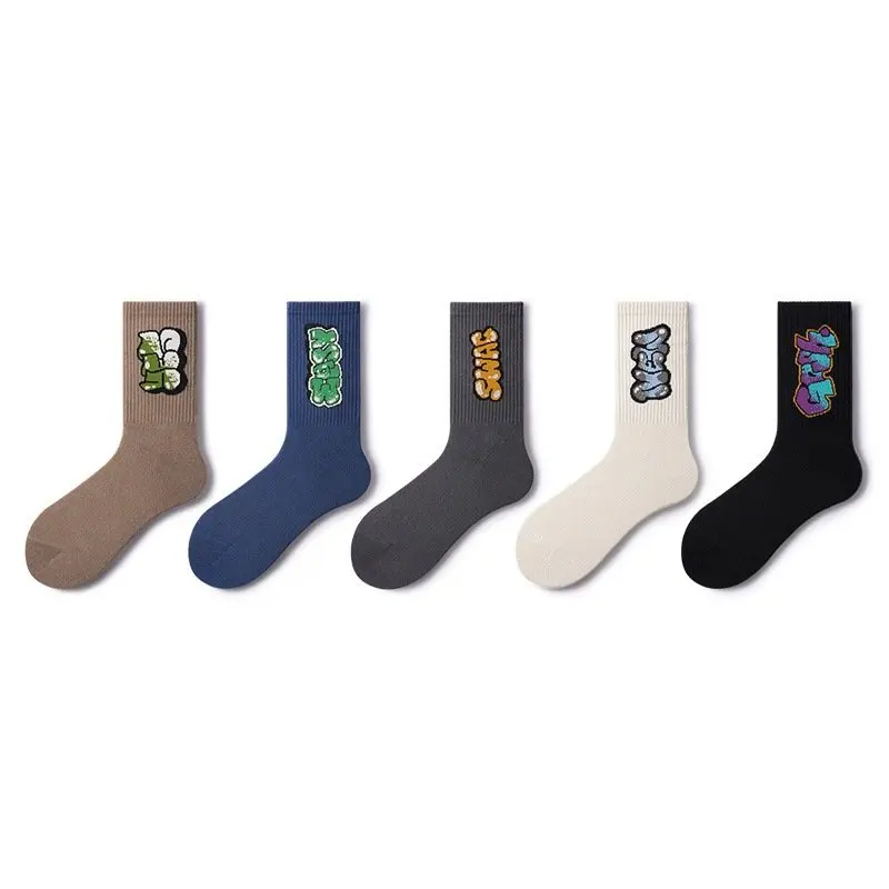 5 Pairs Men\'s Multicolour Crew Socks, Graffiti Lettering, Street Style, Unique, Comfortable, Breathable, Moisture-Wicking