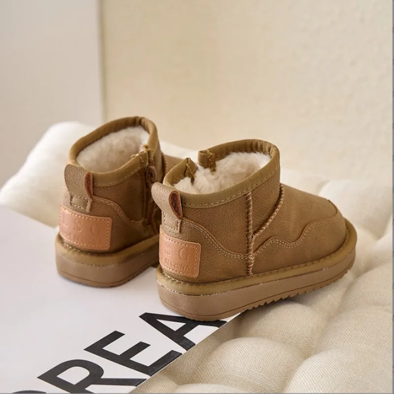 Botas cortas Retro suaves para niños Otoño Invierno nuevos estilos botas cortas de terciopelo para niños guapos botas Oxford de moda para niñas