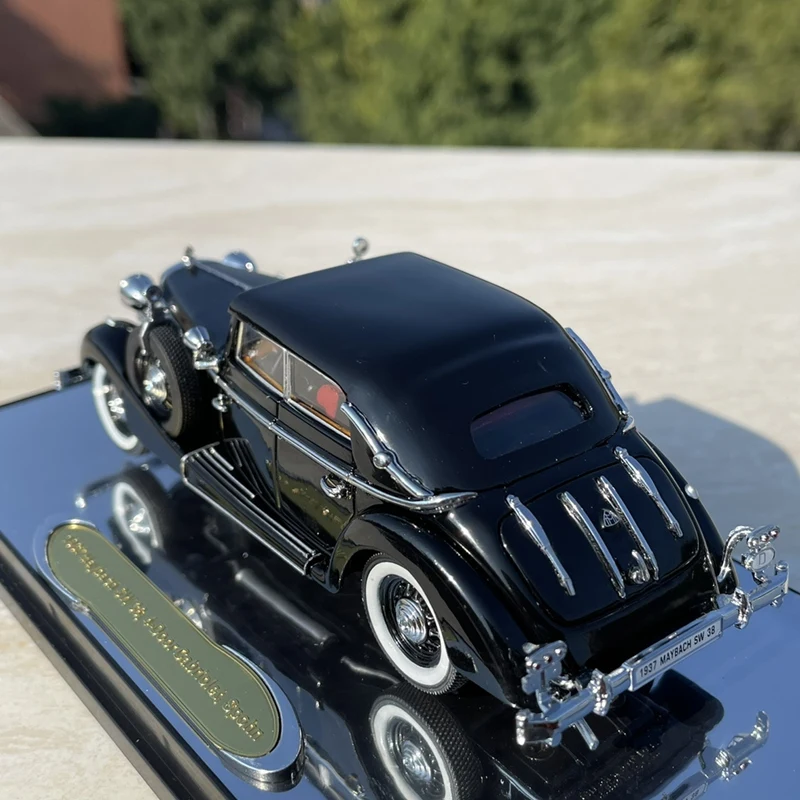 Coche antiguo clásico de aleación, vehículo de Metal fundido a presión, Retro, Vintage, colección de alta simulación, regalo para niños, 1/43