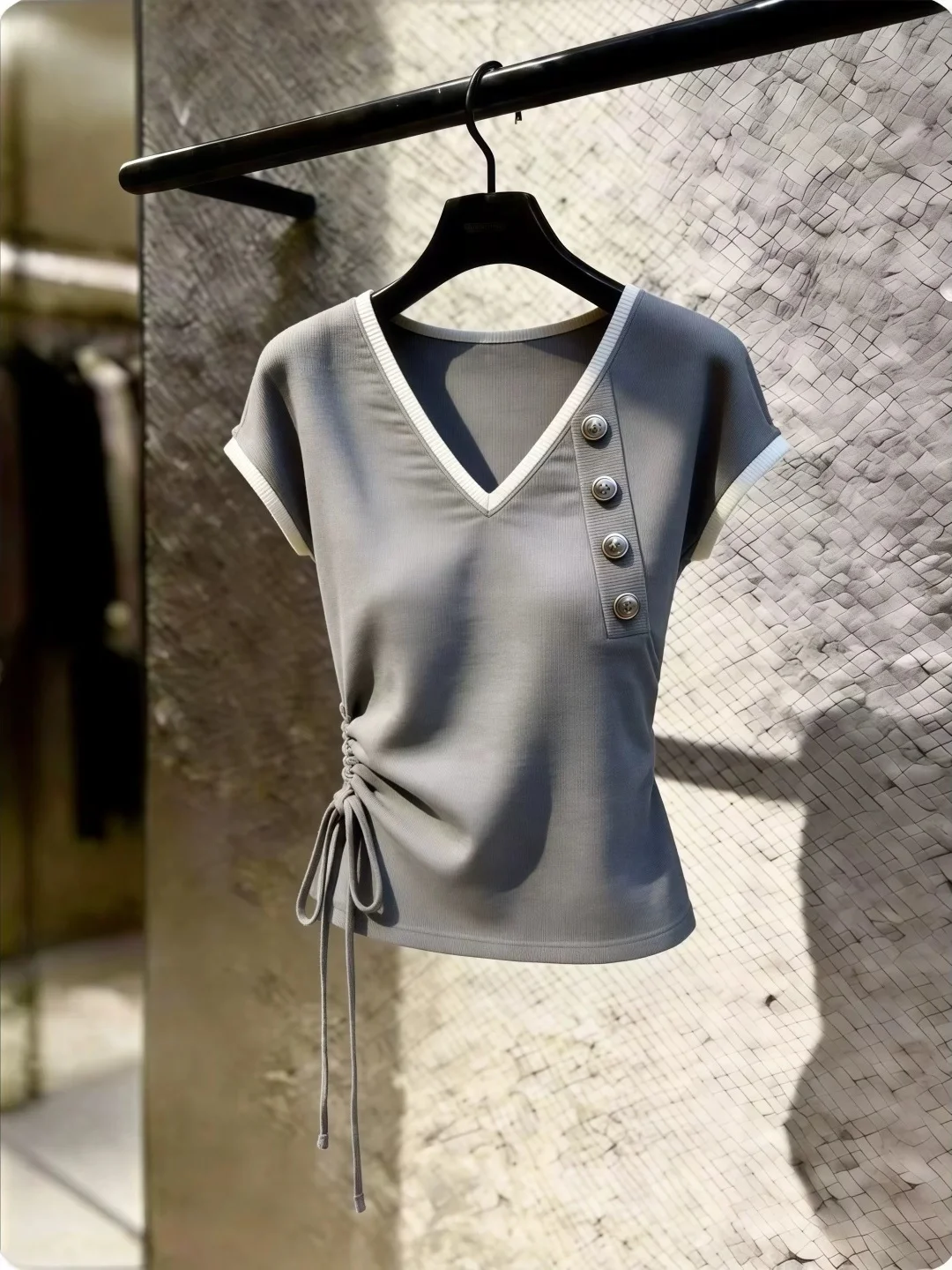 

Elegant Slimming V-Neck Short Sleeve Base Shirt Commute Casual Style T-Shirt Summer Versatile Women's Fashion Inner Wear