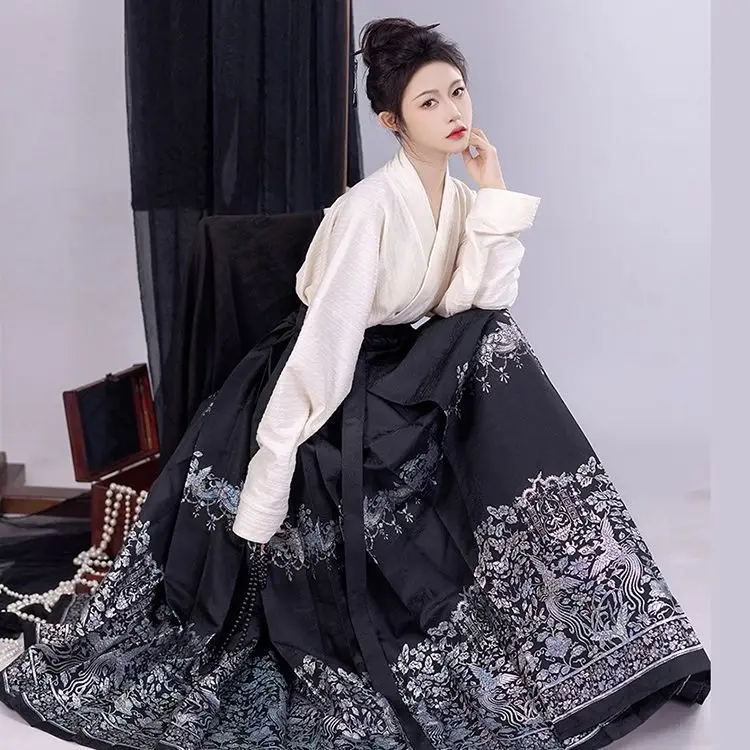 

New Ming style Hanfu women's new Chinese style improved daily commuting mother-of-pearl horse face skirt aircraft sleeve set