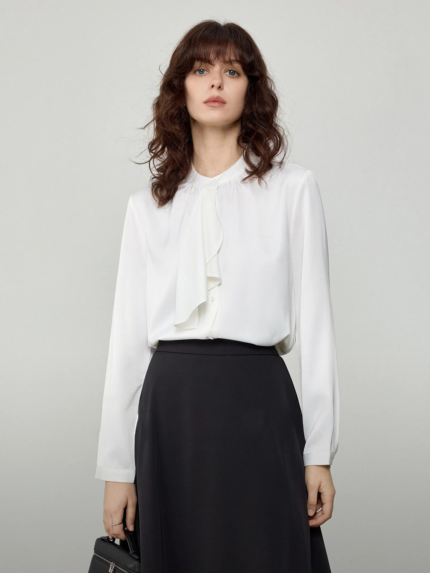 

Женская рубашка Aoke Home Version Upgrade для офиса и деловых встреч, весна-осень, с галстуком, асимметричная, белая, на пуговицах