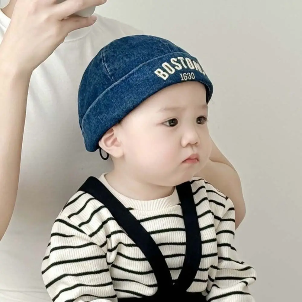 Czapka dziecięca bez rondka z denimu, regulowana, z haftowanym napisem, czapka typu melon, zapinana na sznurek, jednolita, czapka landlord.