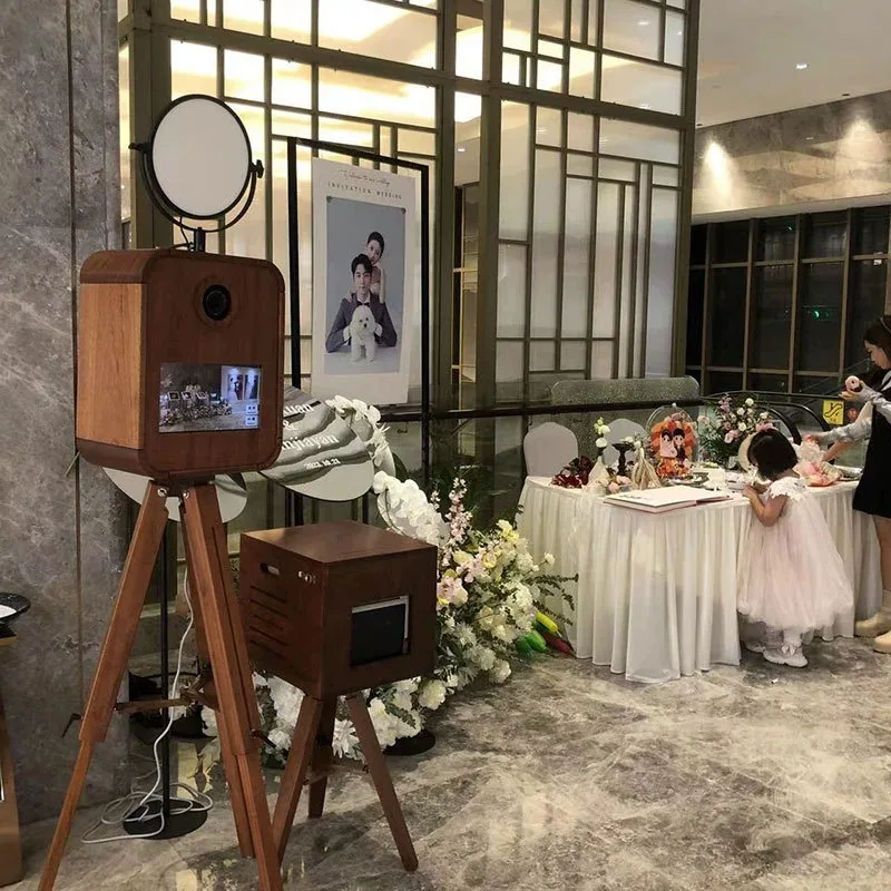 Cabina fotografica portatile leggera e piccola in stile retrò, design vintage in legno per riunioni e feste di matrimonio