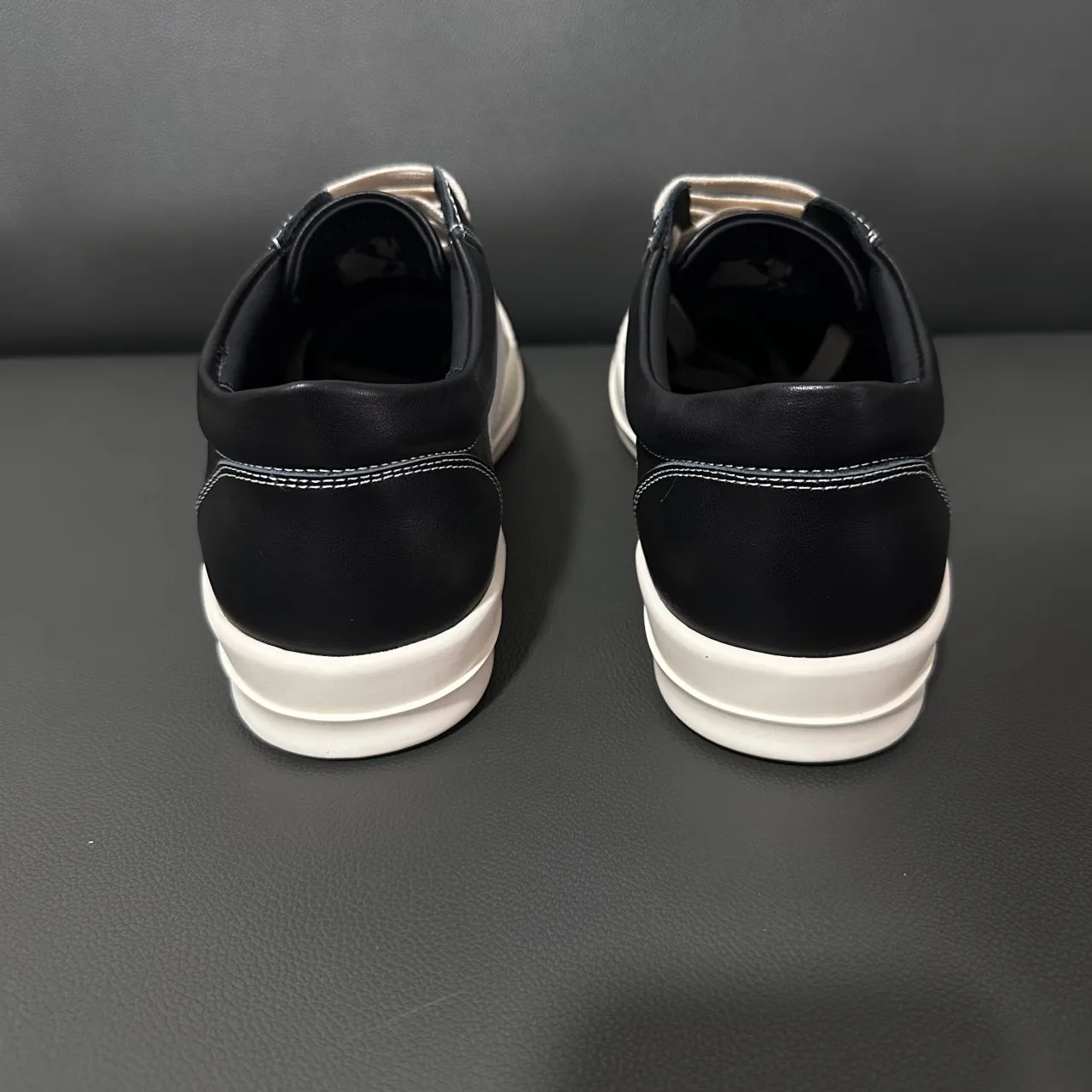 

Men Casual Shoe Brand Black Leather Low Top Shoes High Quality Cowhide Luxury White Suede Sneakers Summer Flat Women Sneaker