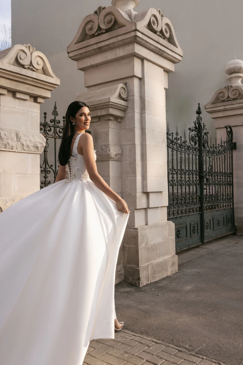 Vestido de novia de cristal con cuentas y tirantes finos, cuello cuadrado, espalda descubierta con falda desmontable, vestidos de novia personalizados a las medidas