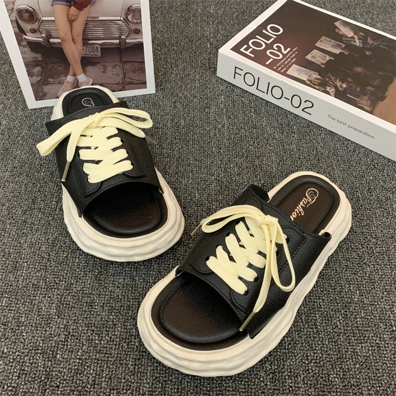 Zapatillas de pan de suela gruesa para mujer, moda de verano, personalidad informal, pastel de esponja dulce, cordones, playa de estudiantes, celebridad de Internet