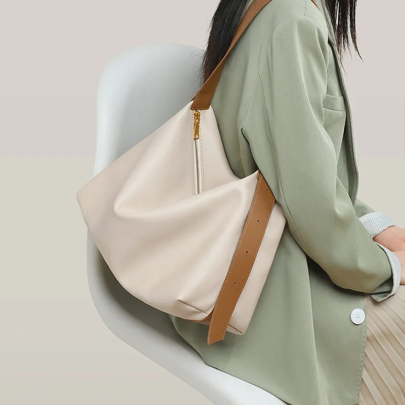 2024  Fashion Trend New Genuine Women's Bag  Large Capacity Exquisite Versatile Shoulder Bag Classic Western Style Crossbody Bag