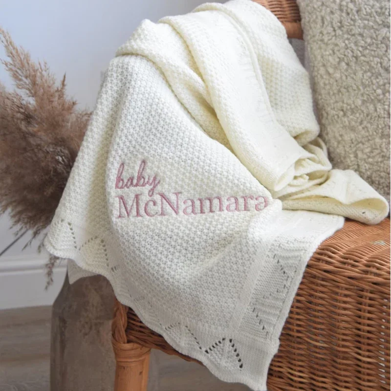 Coperta lavorata a maglia personalizzata Nome ricamato Neonato Ragazza Coperta morbida Baby Shower Coperta per passeggino traspirante Regalo di compleanno