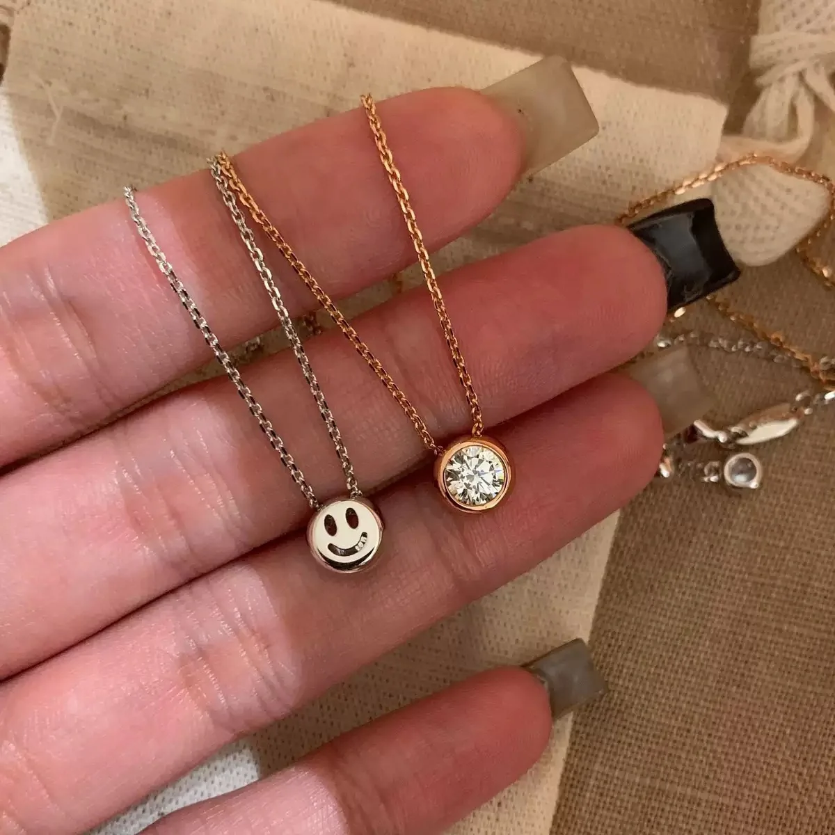 

Longevism Versatile Necklace Double Smiley Face Bubble Diamond Neck Chain Classic Light Luxury nis Style