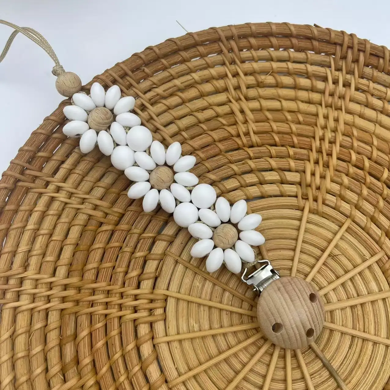 Benutzerdefinierte Name Holz personalisierte Baby Schnuller Kette Silikon Perle Schnuller Nippel Halter Schutz Beißring Anhänger Neugeborenen Geschenk Zeug