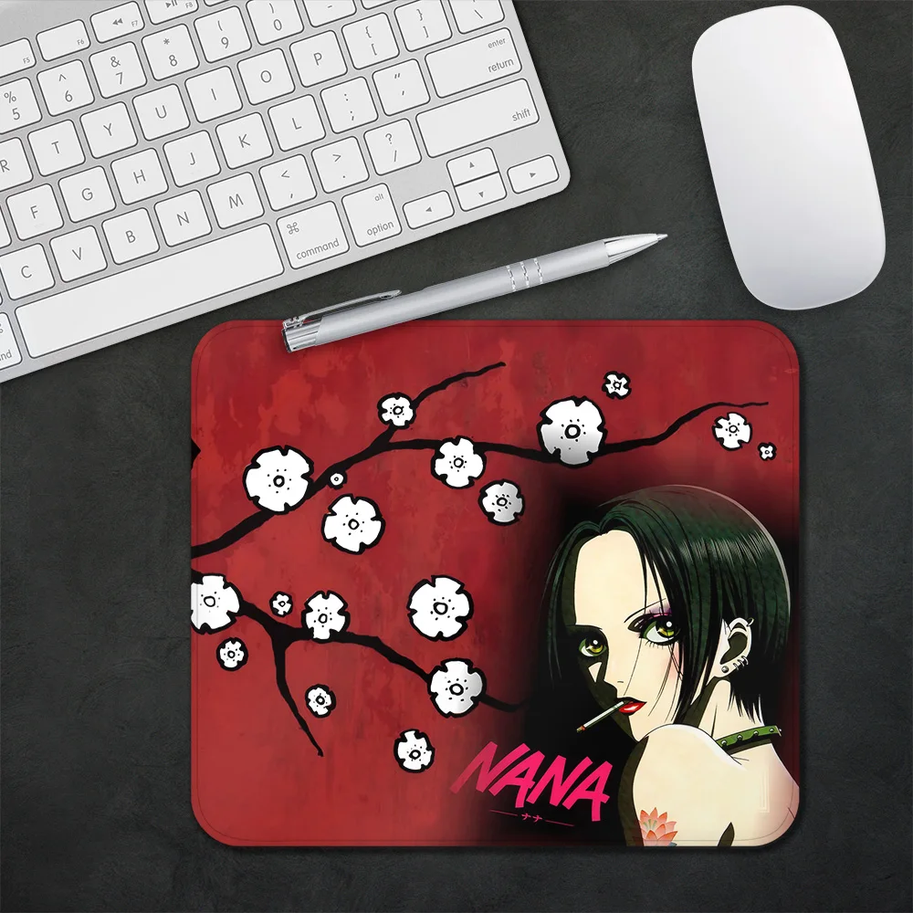 Nana Osakis Anime Gaming Mouse Pad XS Small Mousepad For PC Gamer Desktop Decoration Office Mouse Mat Deskmat Rug