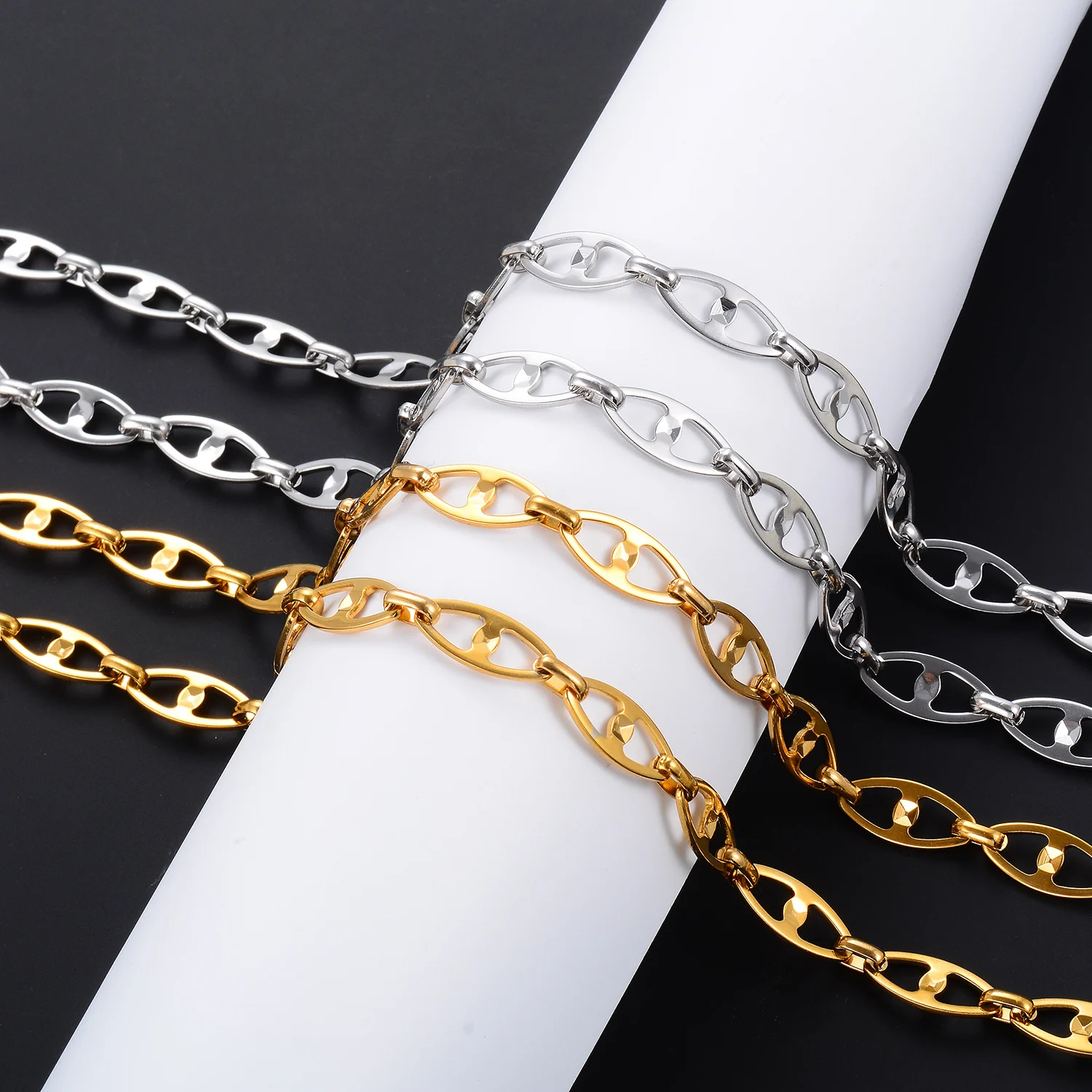 Wasserdichte Edelstahlkette mit geometrischen Gliedern, niedlichem Schweinsnase-Motiv, hohler Schnitzerei, Hip-Hop-Schmuck für Männer und Frauen – Detail 5