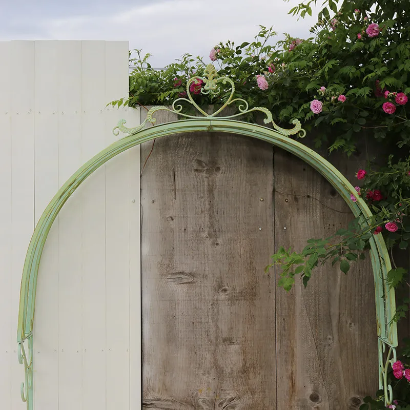 Metal hanging flower stand, vine climbing frame, wall hanging semi-round eaves modeling arch vine frame, wall decoration