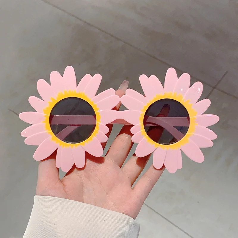 KAMMPT Funny Party Adults Prop Glasses Photo Decor Tropical Beach Fancy Sunglasses Sunflower Shaped Fashion Glasses for ladies