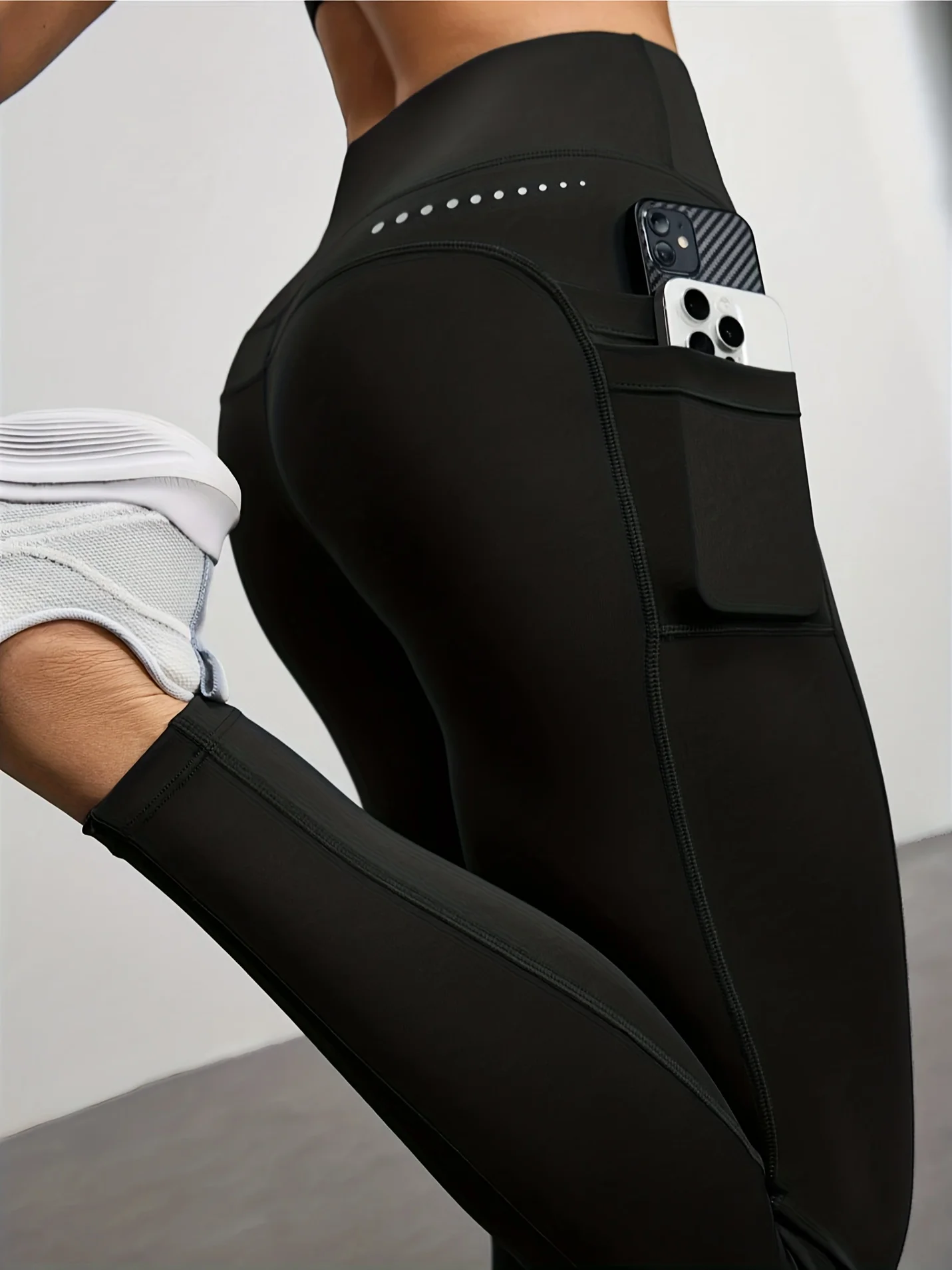 Women's High-Waisted Butt-Lifting Leggings - Pockets, Double-Layered, Ideal for Cycling & Running