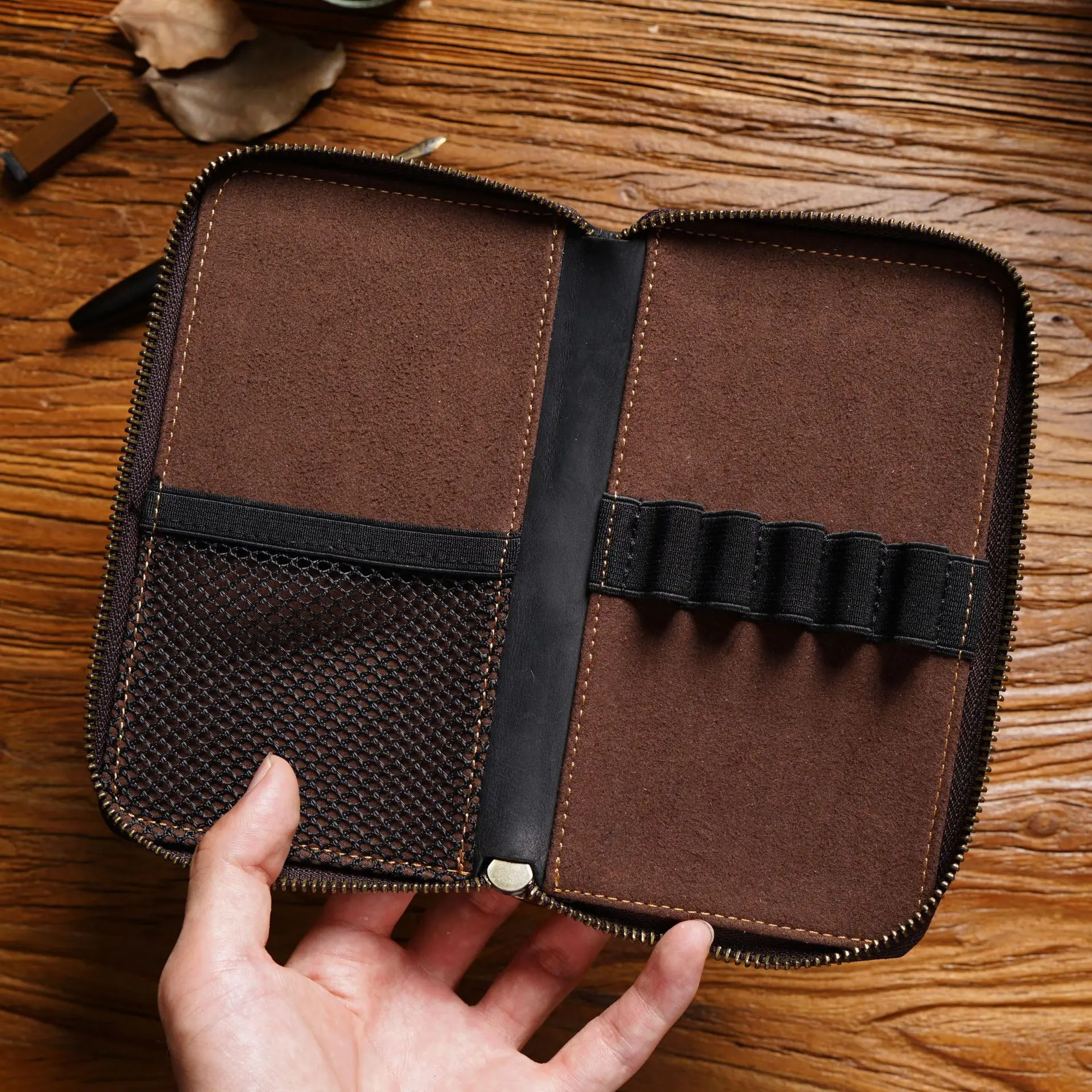 กระเป๋าใส่ดินสอหนังแท้ AIGUONI - Leather Backpack Vintage บทวิจารณ์และราคา