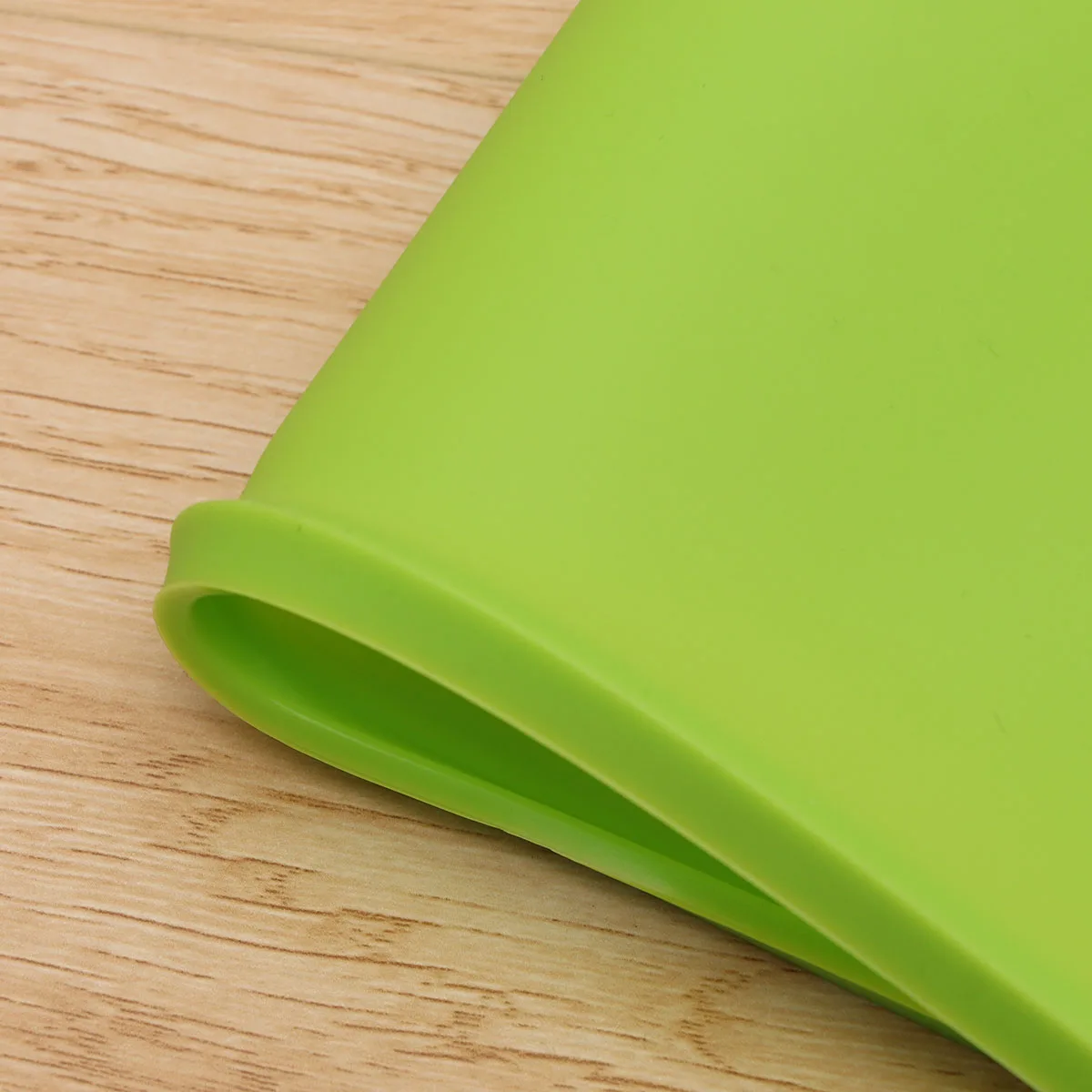 

Silicone Pet Feeding Mat Waterproof Non-Stick Dog Cat Food Placemat Raised Edges Colorfast Easy Clean Heat Resistant Pad Coffee