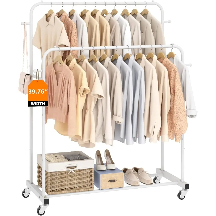 رف ملابس بقضبان مزدوجة مع عجلات لتخزين الملابس الفعال في غرفة النوم يتميز بـ 4 خطافات وفكرة تصميم متعددة الوظائف