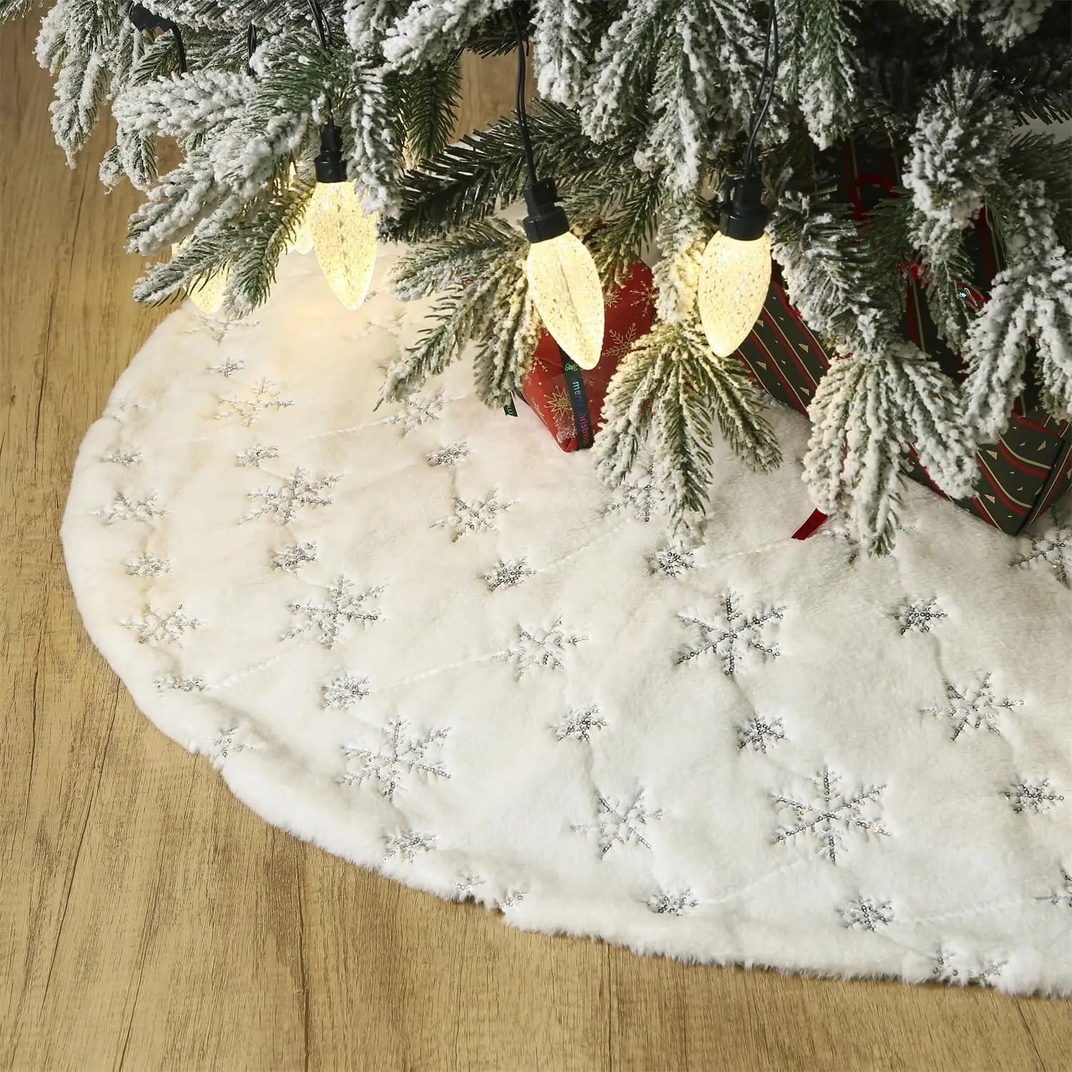 

8 Pieces 24 Inches Christmas Tree Skirt Faux Fur with Sequins Silver Snowflakes for Christmas Tree Decorations White Christmas T