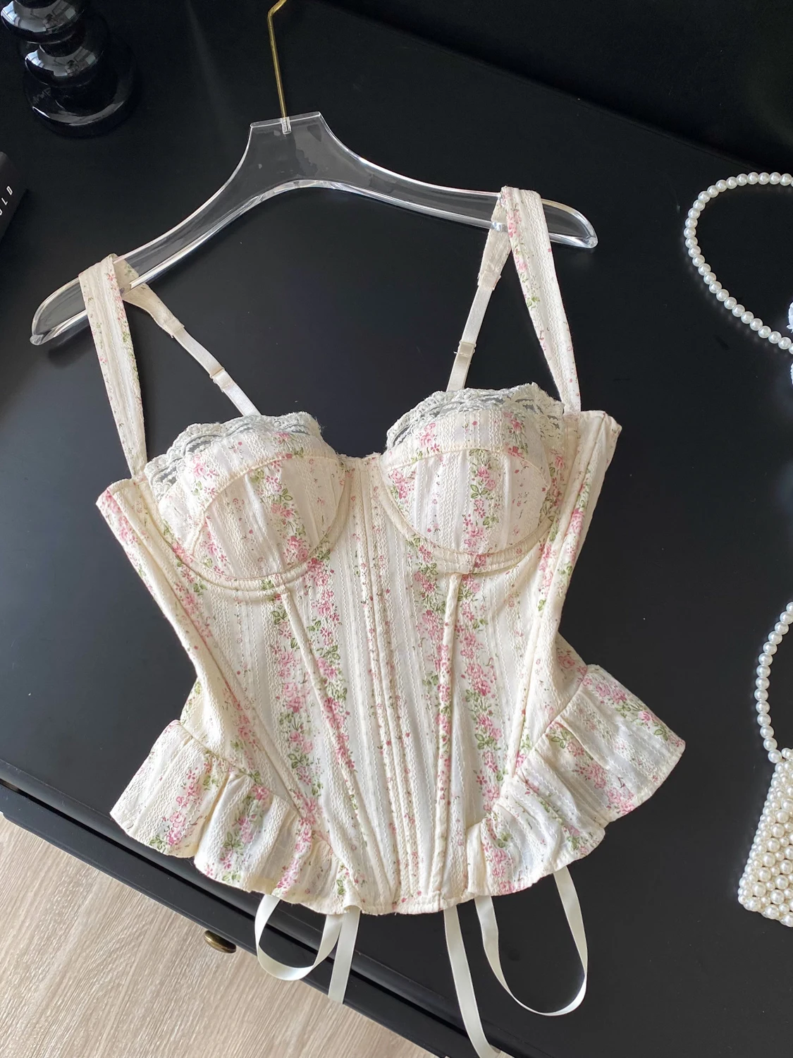 Rustic Floral Fishbone Strap Vest Women's Outerwear Lace Splicing Waist Cinched Slim Sweet Top Summer Commute Style Regular Fit