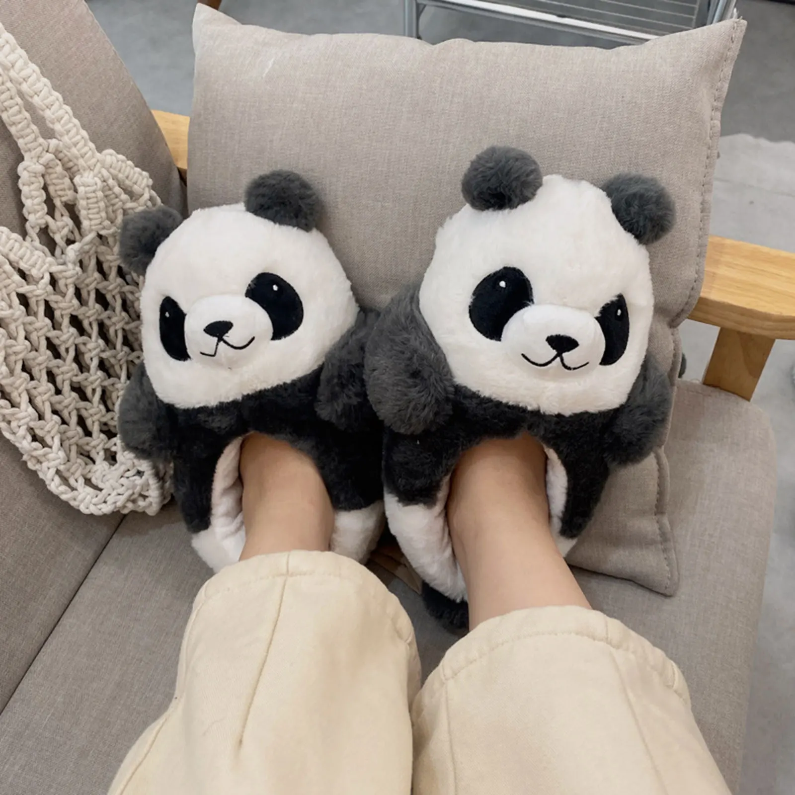 2023 Cute Panda Fluffy Slippers Women Furry Fur Slippers Heel Cover House Shoes Flats Winter Kawaii Animal Indoor Home Slides