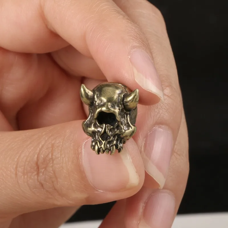 1 PC Prank Horror Antique Style Antiqued One Eyed Skull Brass Ornament DIY Keychain Large Hole Paracord Pendant Home Decoration