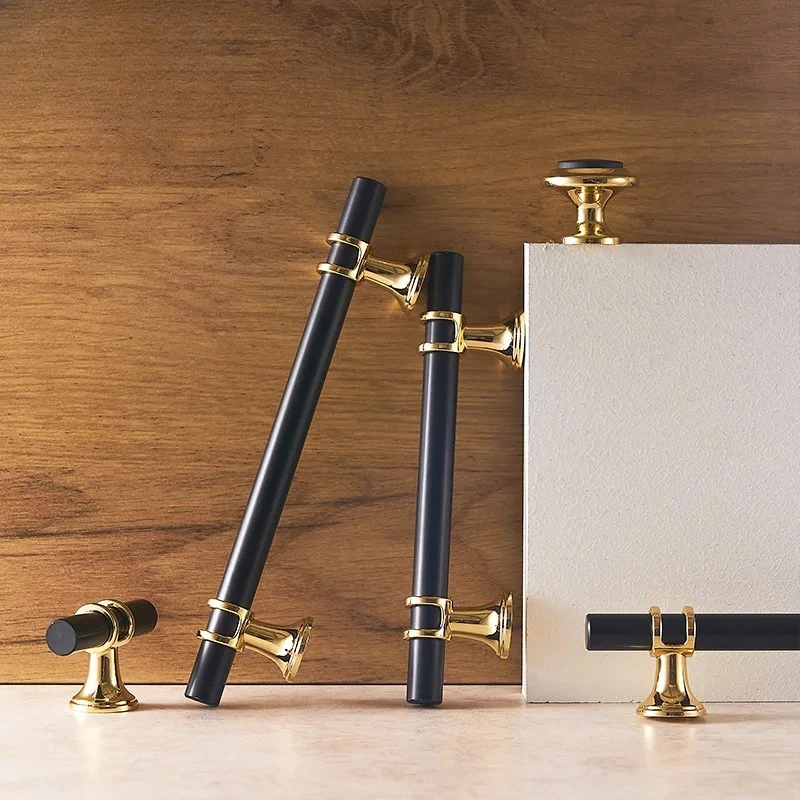 Einfache Edelstahl-Schrankgriffe in Schwarz und Gold, Luxuriöse Küchentürknöpfe, Gerade T-förmige Schrankbeschläge