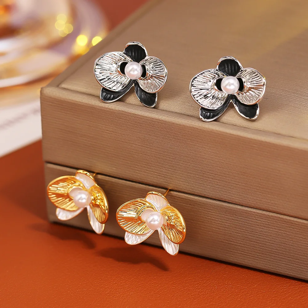 

New Fashion Stylish Vintage Flower Stud Earrings for Women Personality 24k Gold Plated Metal Jewelry Accessories