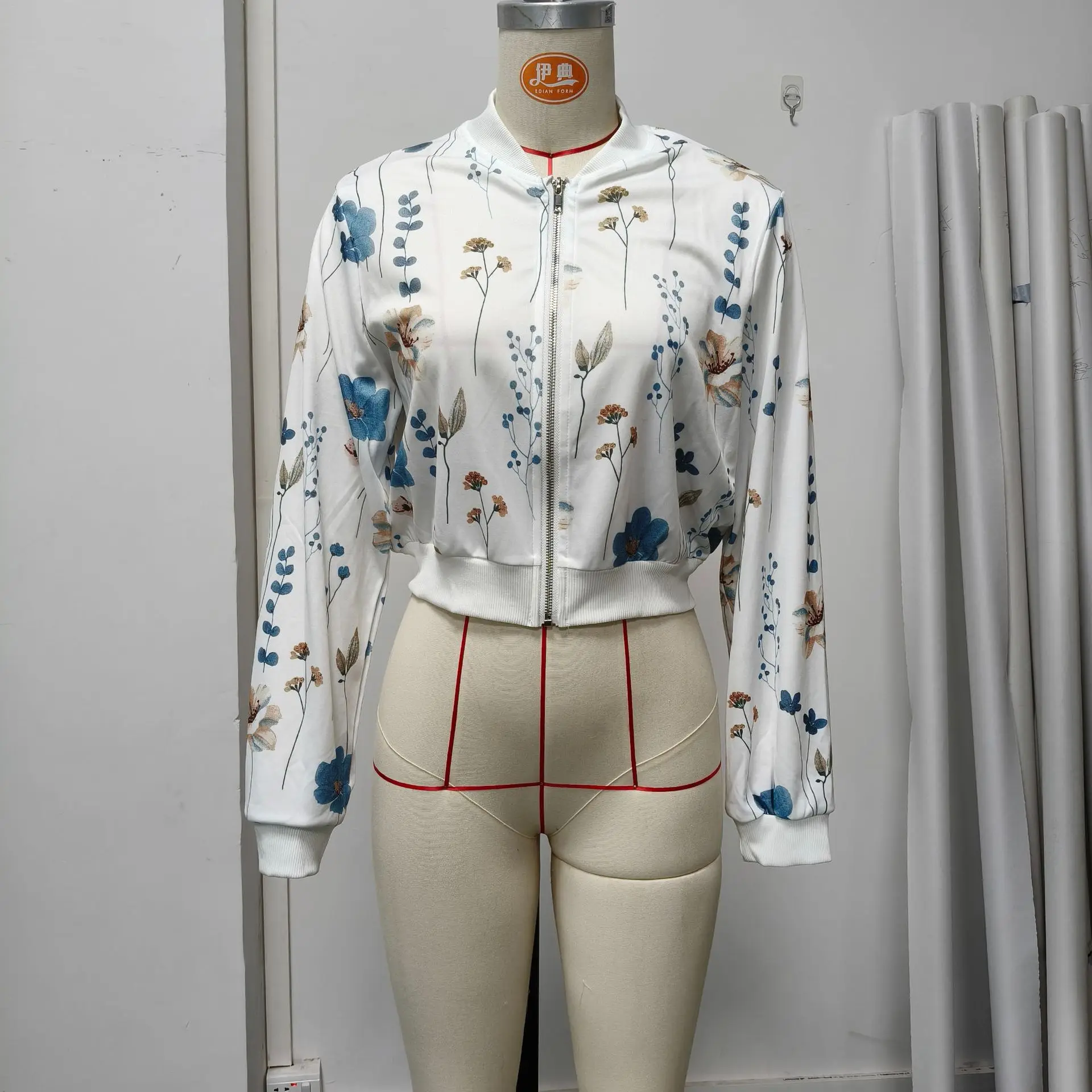 2025 ฤดูใบไม้ร่วงและฤดูหนาวแขนยาวสั้นพิมพ์ลายดอกไม้ซิปเสื้อลําลอง