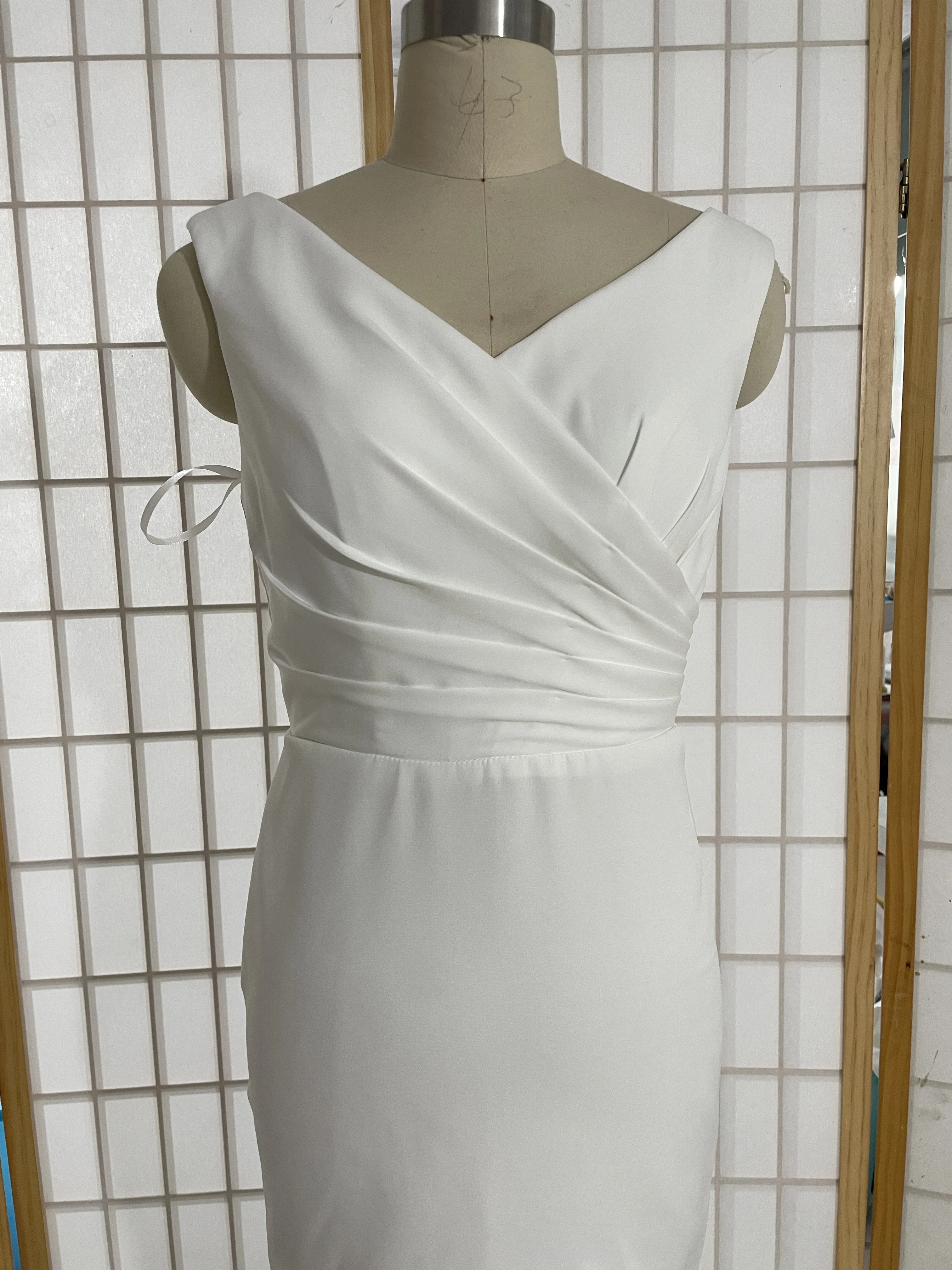 스트레치 새틴 라이트 웨딩드레스 모리 스타일 2024 신상 머메이드 여행 촬영 심플 외출 베일 트레일링 미니 드레스