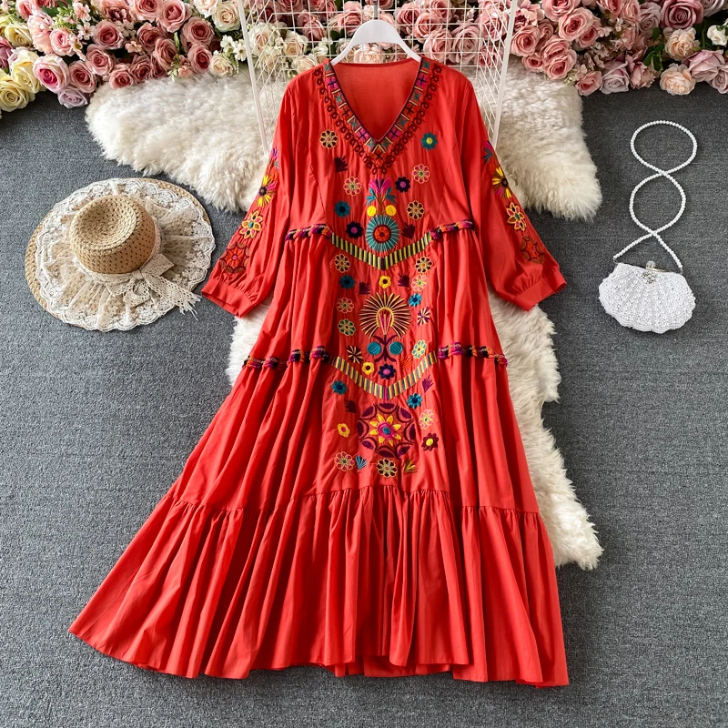 Women Vintage Dress Bohemian Ethnic Seaside Holiday Dress Spring Embroidered V-Neck Beach Dress Sundress Casual Pleated Vestidos