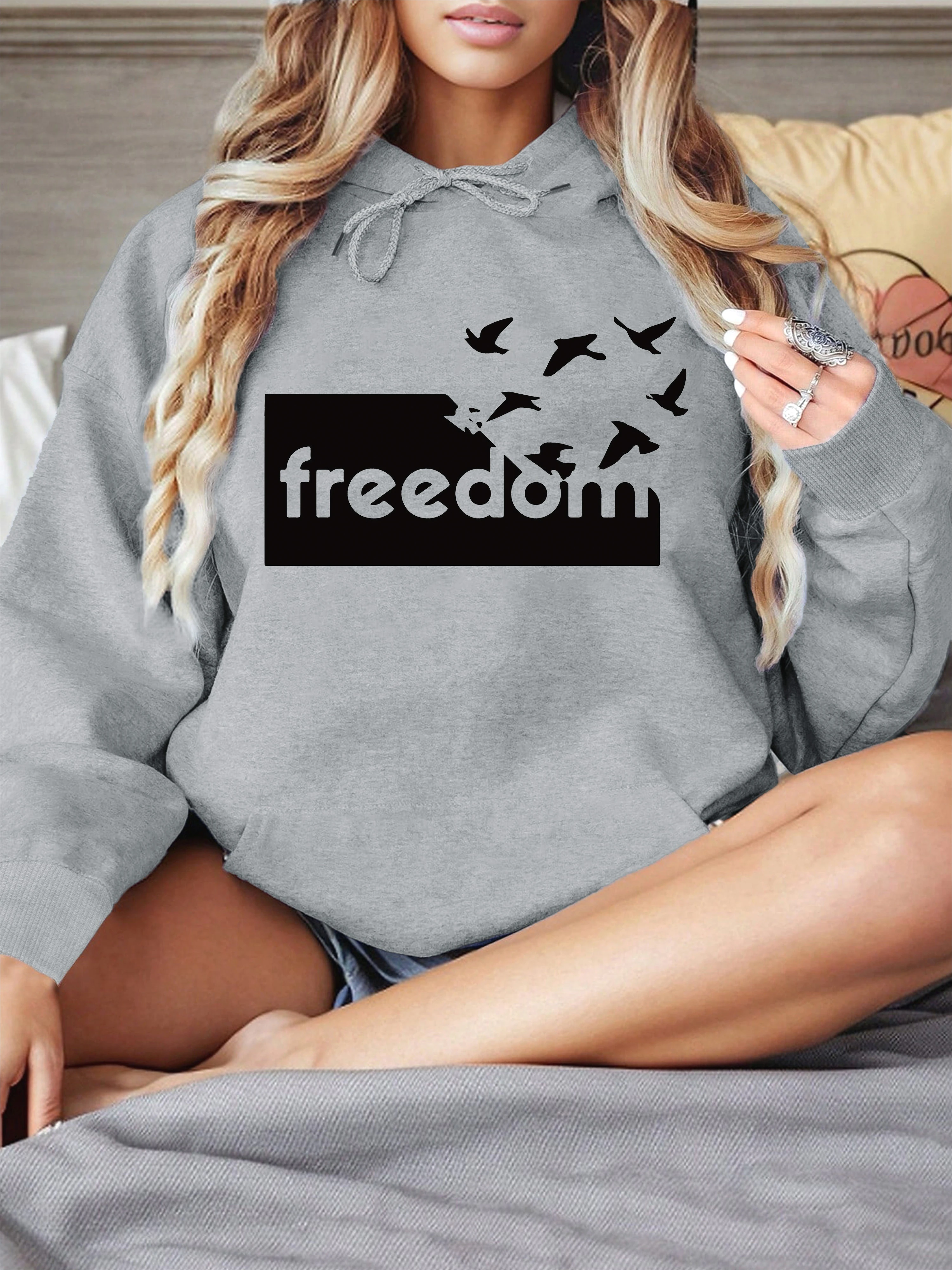 Sudadera con capucha con estampado de palomas creativas Freedom para mujer, cuello redondo, manga larga, Otoño e Invierno, sudadera para mujer, ropa informal